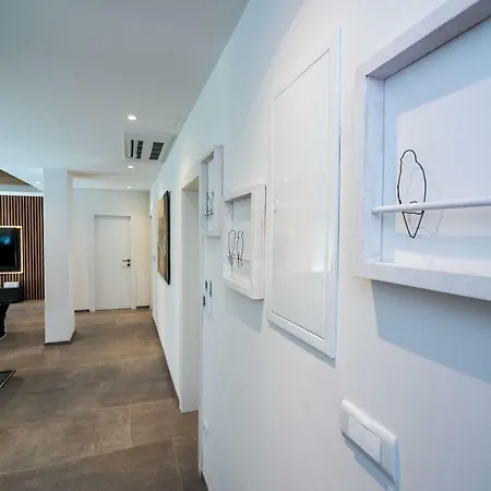 Castello Apartment *